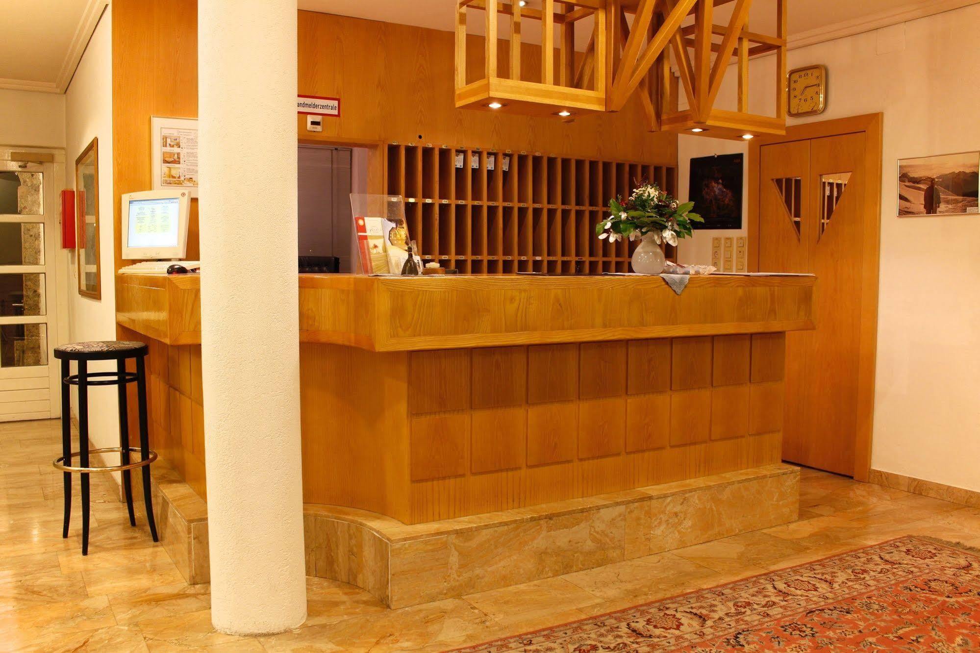 Austria Classic Hotel Heiligkreuz Hall in Tirol Exterior photo